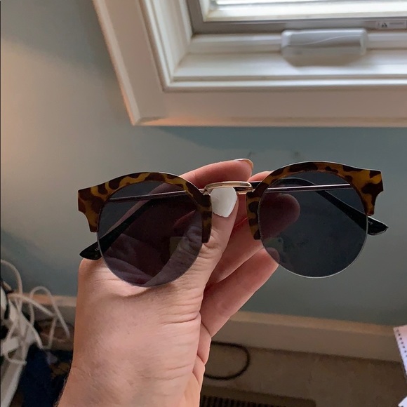 Urban Outfitters Accessories - Urban outfitters sunglasses